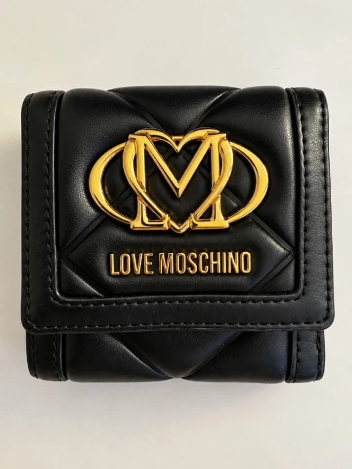 Love Moschino kotike, teatrisse